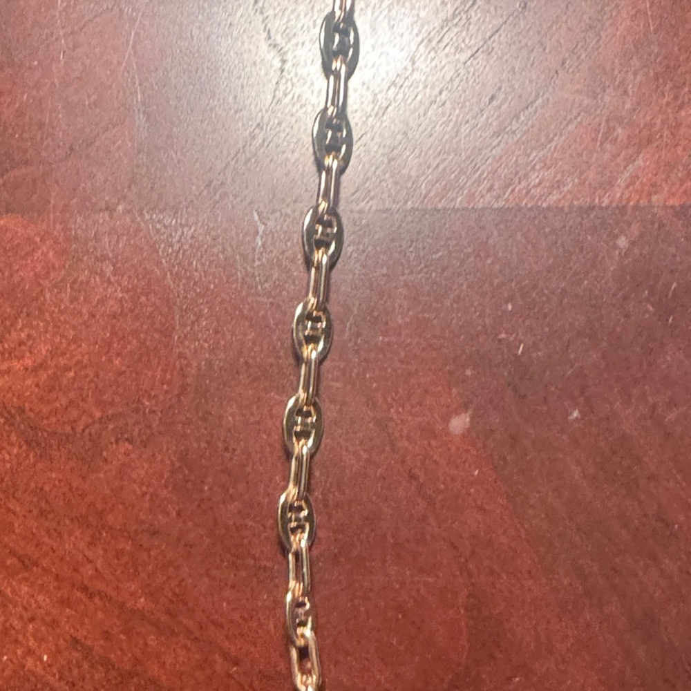 Elegant Gold Chain Bracelet